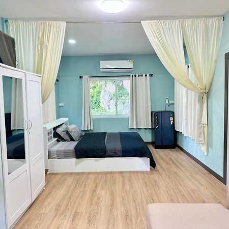 นพรัตน์การ์เด้นฮิลล์ Ξενοδοχείο Uthai Thani Εξωτερικό φωτογραφία